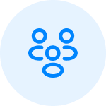 Blauer runder Hintergrund mit einem stilisierten weißen Schneeflockensymbol in der Mitte, geeignet für Winter- oder Wetterthemen.